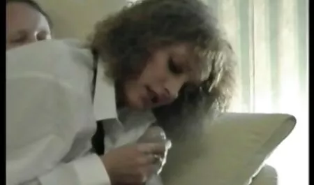 Találtam a mostohatestvérem egy magyarpina hatalmas dildót.