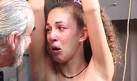 Maszturbáció a punci vibrátor fürdőkádban