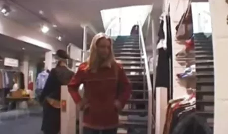 Baszni kemény homlokos puncik a segged