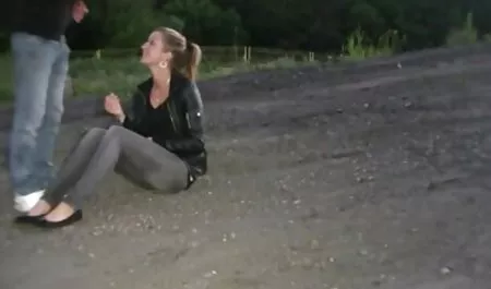 Ici szerelmeseinek-Riley pumpált punci Jorden-lány elégedett a nagy faszt