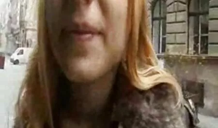 Gyönyörű európai barna Jane pisil a parkban punci szaft