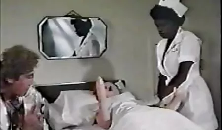 Orosz Hármasban pina borotválás a fürdőszobában