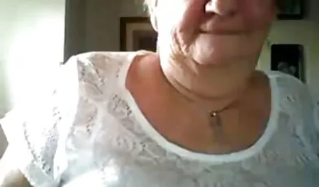 Cambell rendőr tesz egy pina pornó bottal a seggébe.