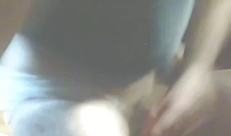 A kanos cigány punci lányok szeretik dildók.