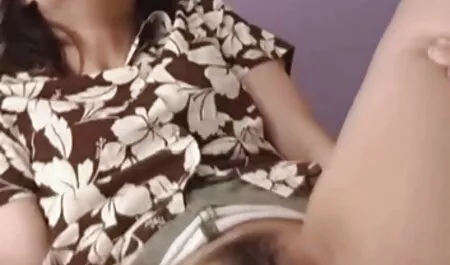 Angol Milf Lelani lehet A légiutas-kísérő minden pinanyalás nap.