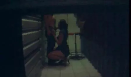 Pufók szőke nem egy nagy maszturbáció. pina élvezés