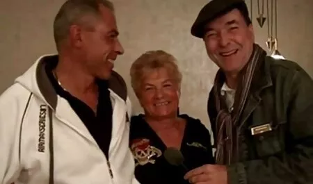 Csúszós masszőr szar adott puncik neked egy kicsit