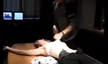 Milf, nagy cicik, szar golyó, pillangó punci baszik